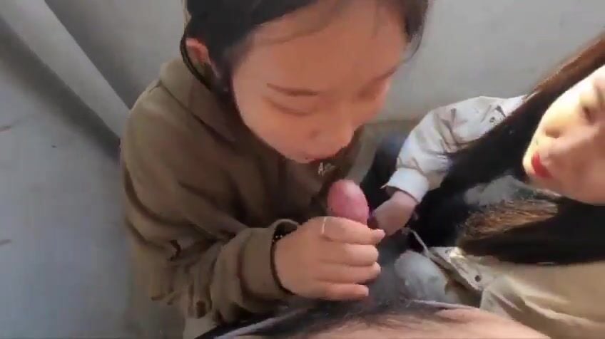 Nứng cặc thèm đụ xin 2 em họ, nhưng 2 em gái nói tụi em chỉ giúp bú cu không cho đụ.